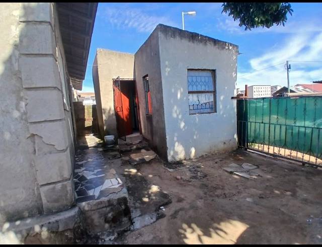 5 BEDROOM HOUSE FOR SALE IN OLIEVENHOUTBOS